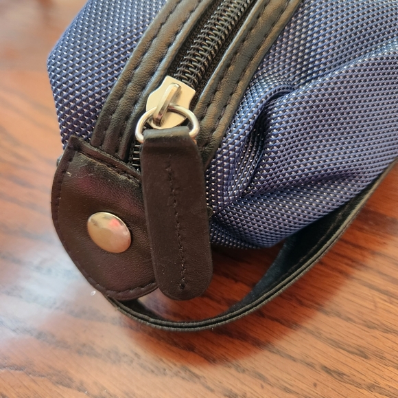 Avon Men's Travel Dopp Kit - Picture 4 of 7